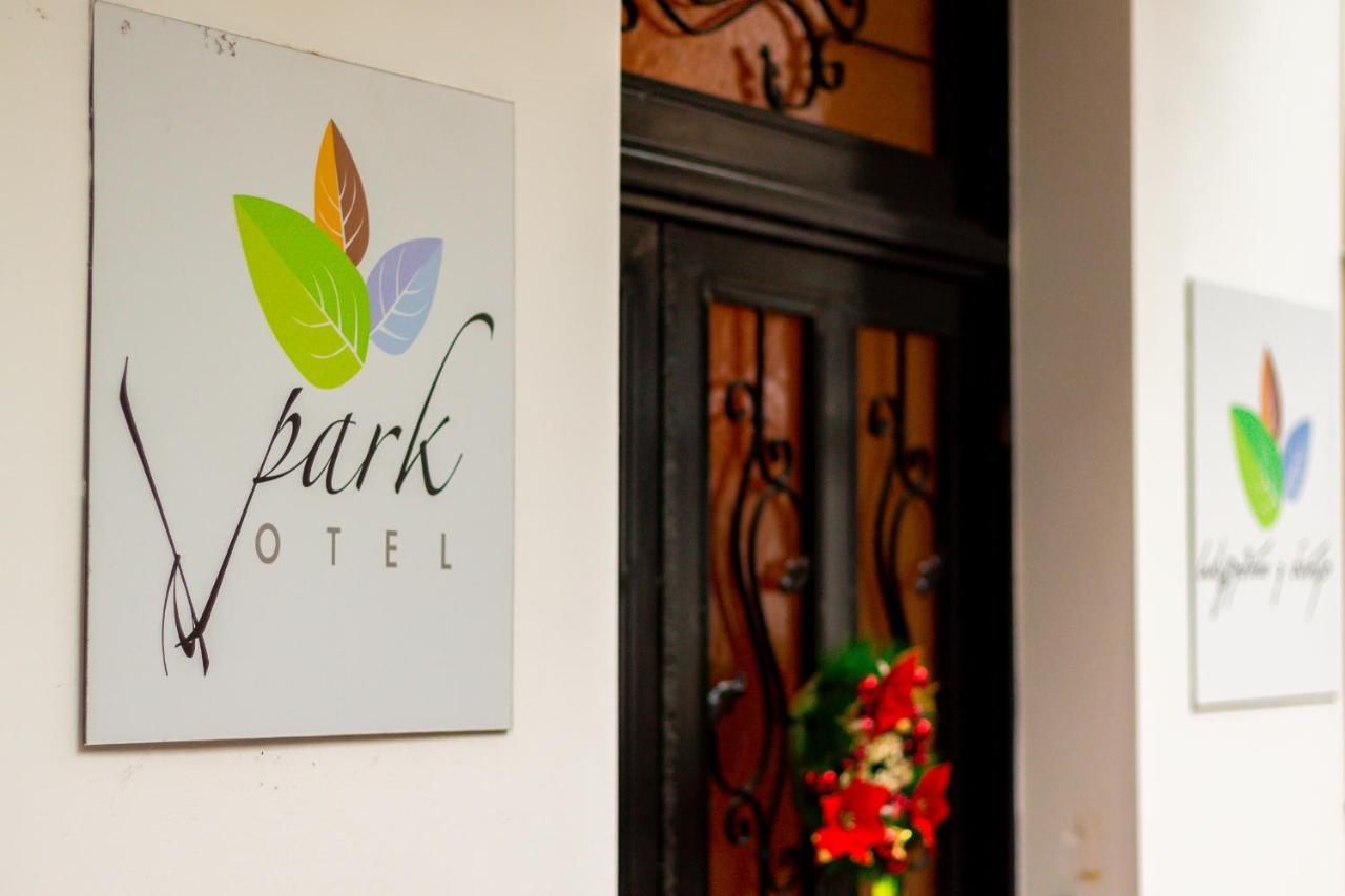 טביליסי V Park Hotel מראה חיצוני תמונה